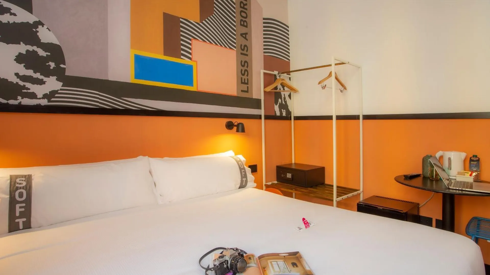 Hotel Casual Eclettico Milano 3*,